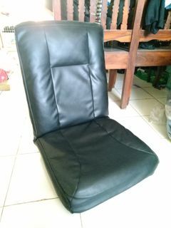 Like New Adult Big Size Reclinable Leather Upholstery Executive Tatami Floor Lounge Chair - Made In Japan