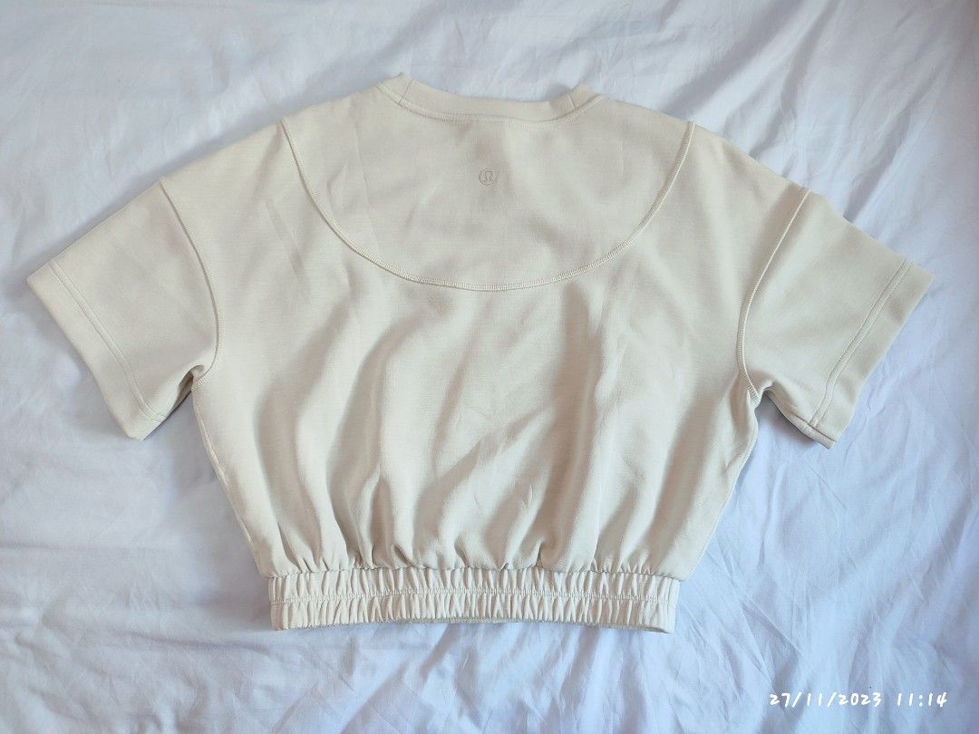 lululemon Softstreme Gathered T-Shirt, 女裝, 上衣, T-shirt - Carousell