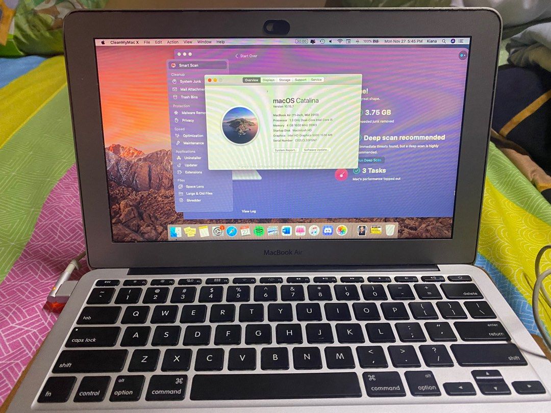 Macbook Air (Category: Laptops & Notebooks) located in Pasay City. Submitted by tita.finds (Listing ID 1268035988, Image 2). Description: Last price posted. Has minor flaw. Unlicheck. Will provide box itself, bought the charger last year lang. I can remove the stickers and clean it myself if you want. Macbook Air Mid-2013 11 Inch .