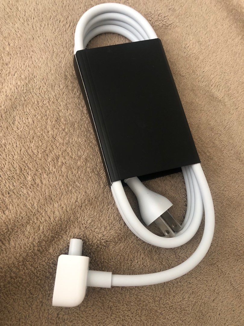 Macbook air Magsafe 1-2 extension (Category: Chargers) located in Pasig City. Submitted by lailahbeauty (Listing ID 1267975655, Image 2). Description: Available onhand Macbook Air Magsafe 1-2 extension wire Original from Apple. Unused product! For more details you can contact me directly for fast transaction! I can shipping nationwide!.