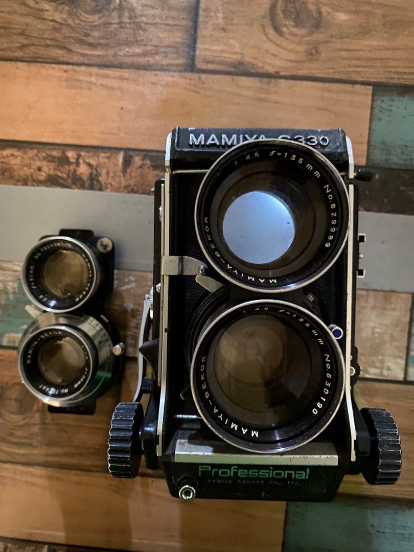 Mamiya C330 vintage camera (Category: Video Cameras) located in Manila. Submitted by conniecab (Listing ID 1267959507, Image 1). Description: For sale Mamiya dual lens Body Lens - 135mm and 80mm Needs repair/ clean Knobs are stuck Signs of wear and tear Dust Location- project 4, QC .