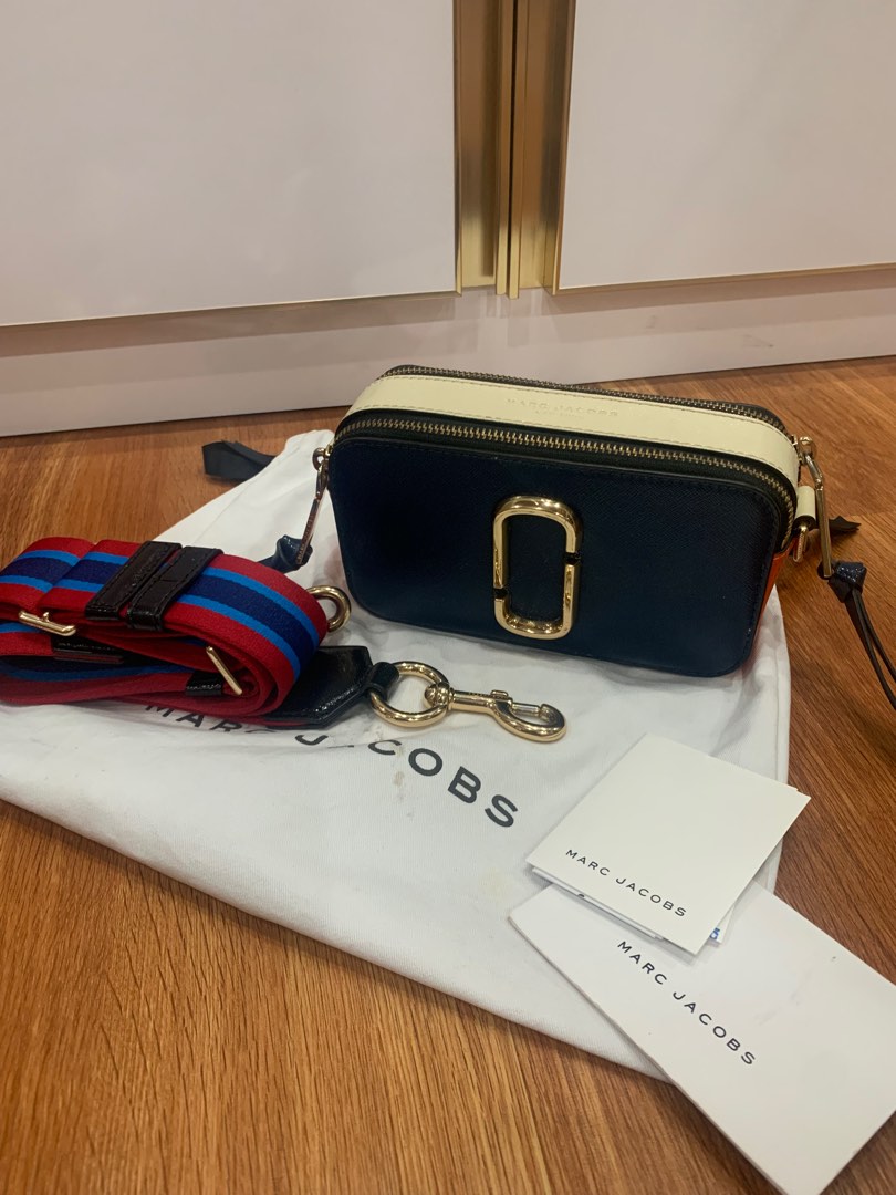Marc Jacobs Snapshot, Barang Mewah, Tas & Dompet di Carousell
