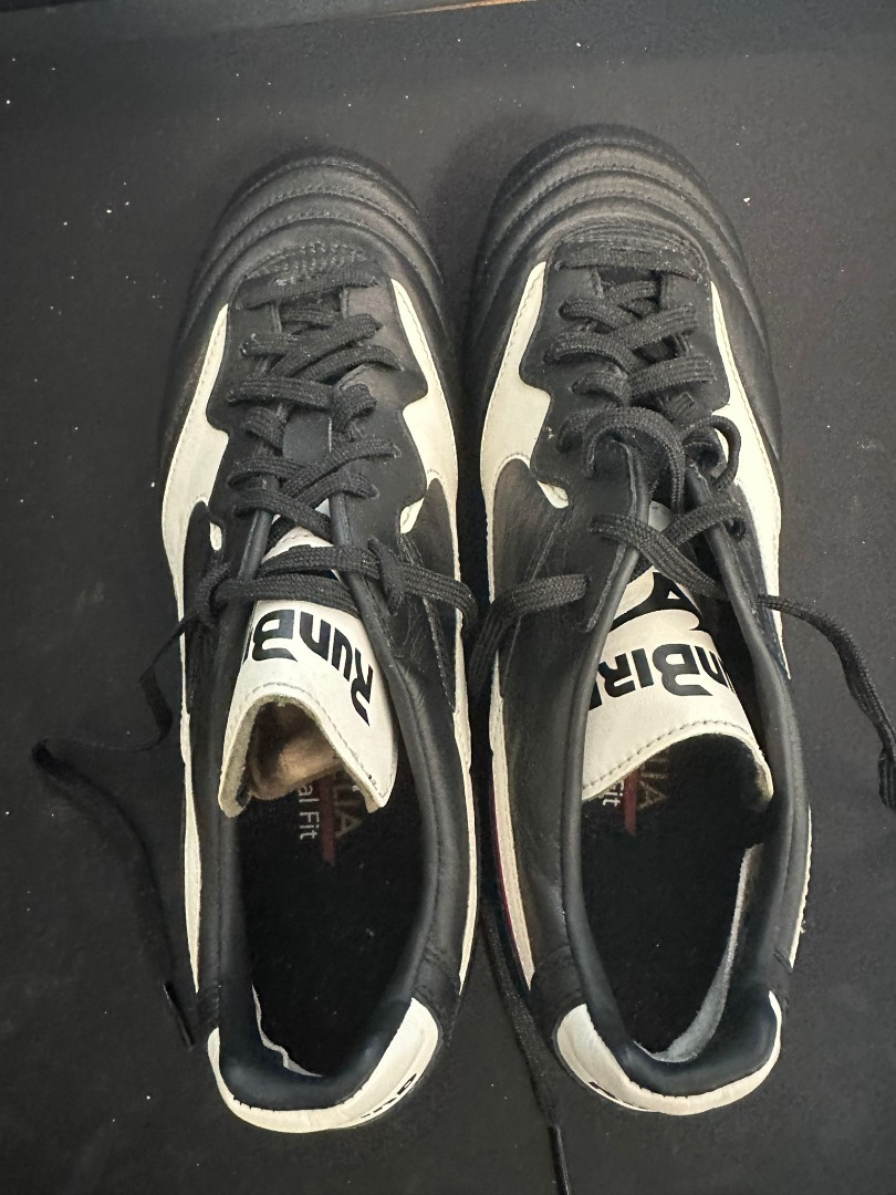 Mizuno Runbird Limited Edition Rare Us7.5, Sports Equipment, Other ...