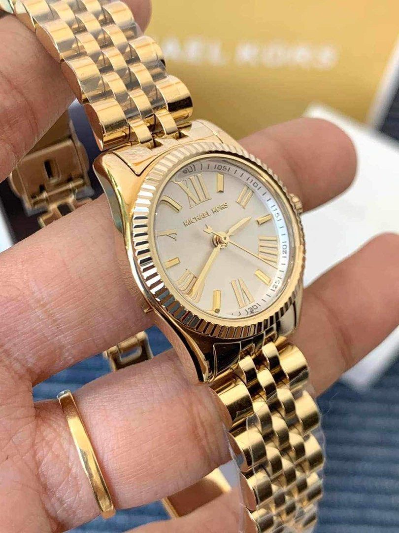 MK petite sale