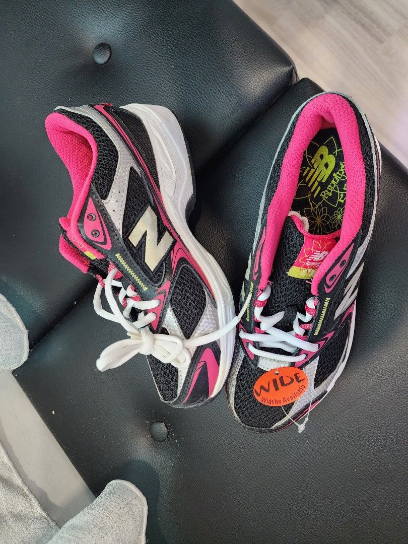 New balance kids running shoes, Babies & Kids, Babies & Kids Fashion on