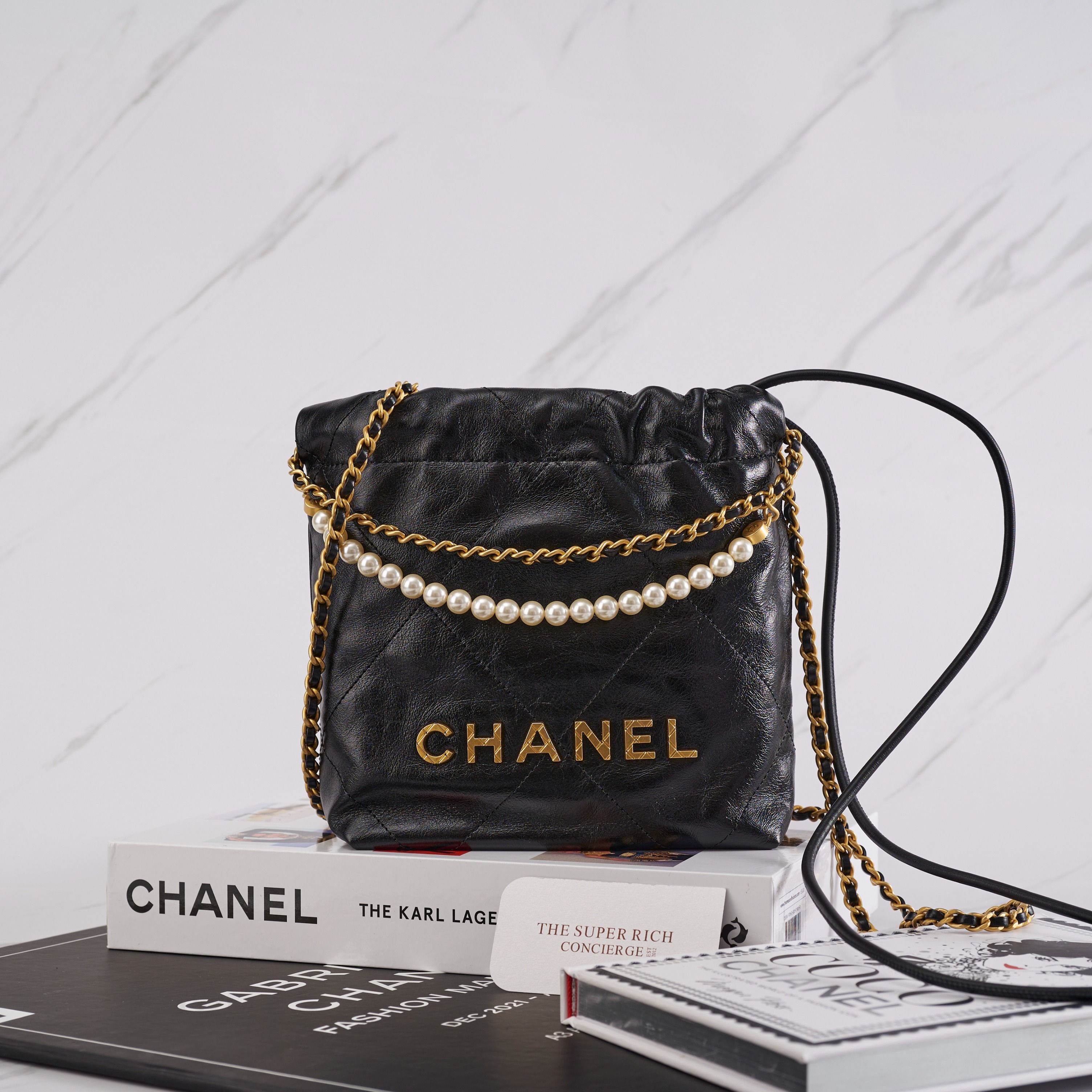 Chanel Women 22 Small Handbag Shiny Calfskin Gold-Tone Metal Coral Pink -  LULUX