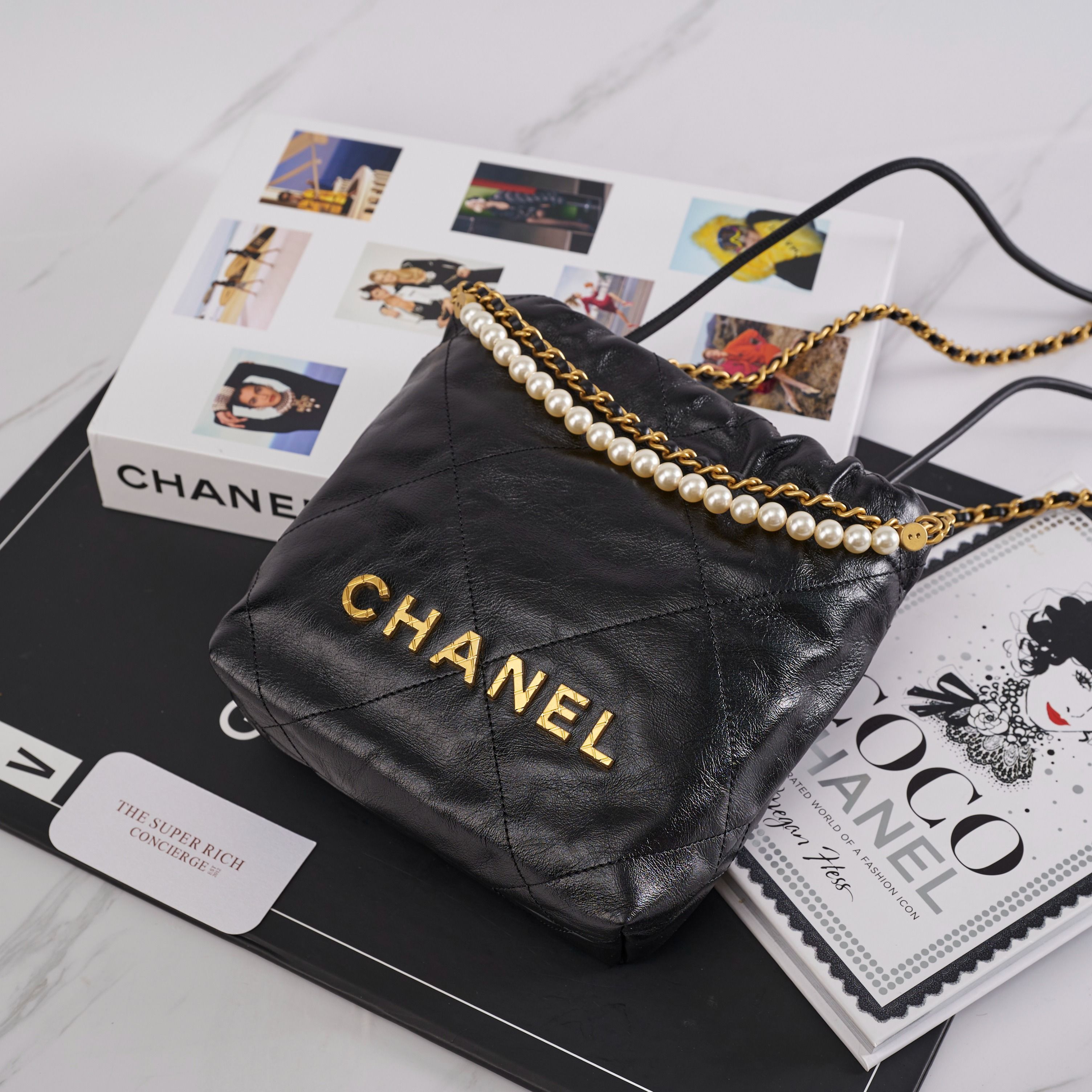 NEW] Chanel 22 Mini with Pearls • Shiny Crumpled Calfskin & Gold