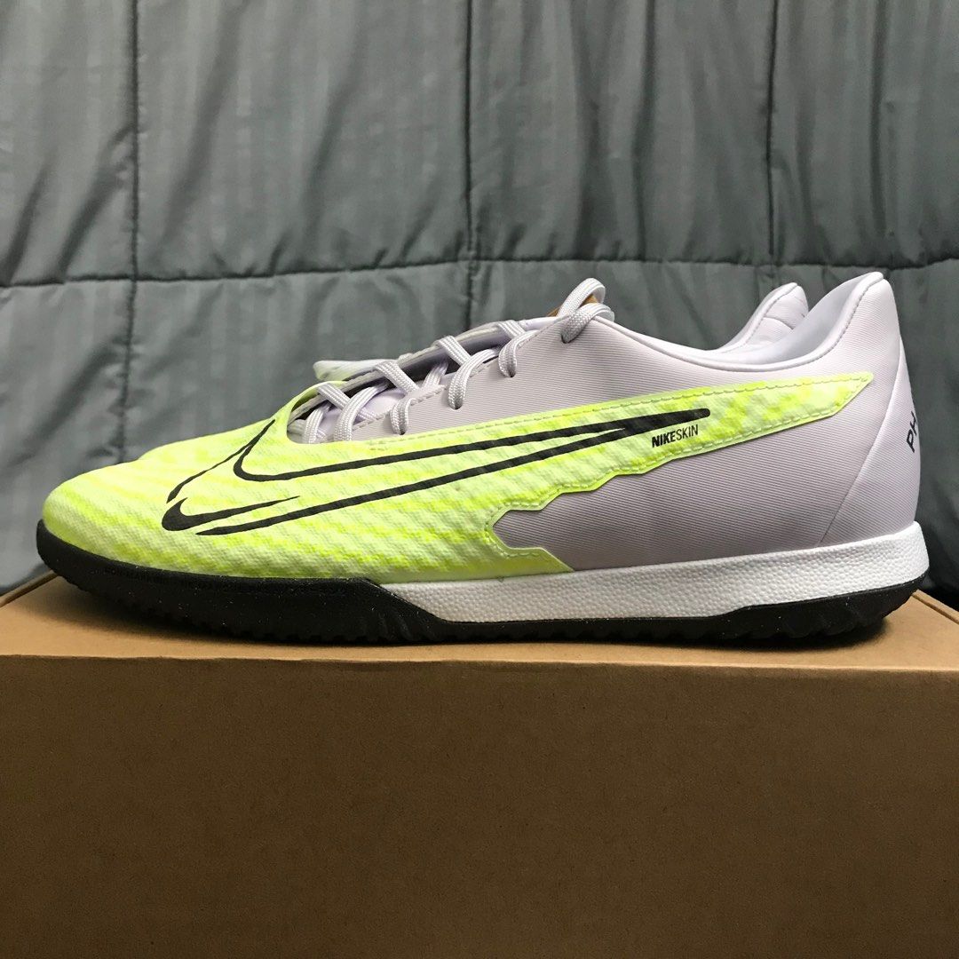 Nike football 2025 shoes uk 8