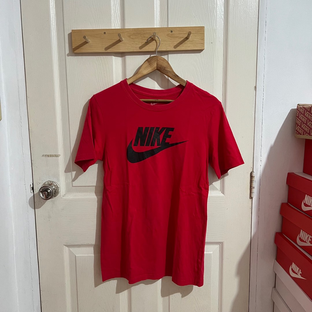 womens red and white nike shirt