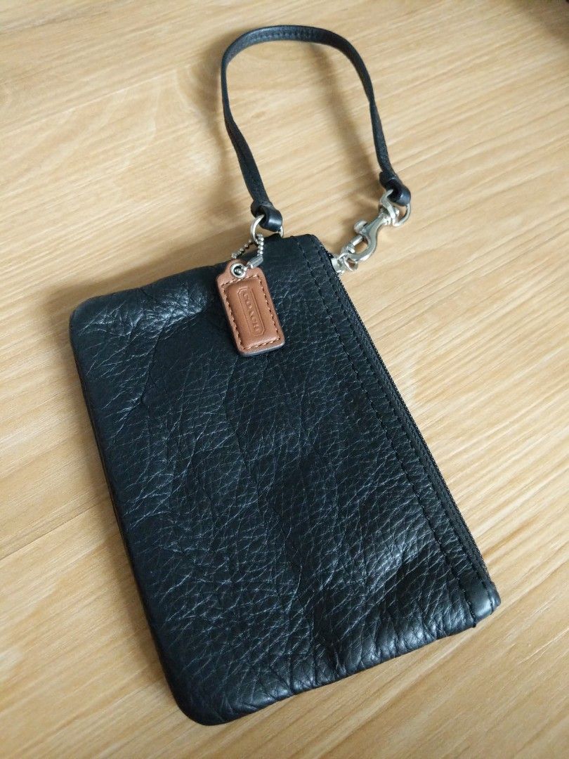 Coach black online wristlet purse