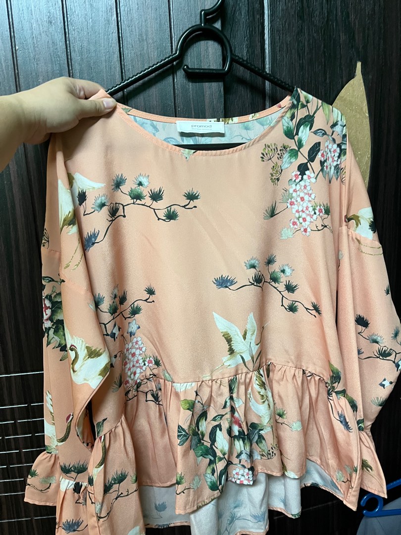 Women's Peach Floral Printed Blouson Crop Top