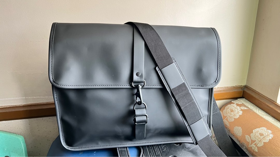 Rains Messenger Bag (Black), Men's Fashion, Bags, Sling Bags on Carousell