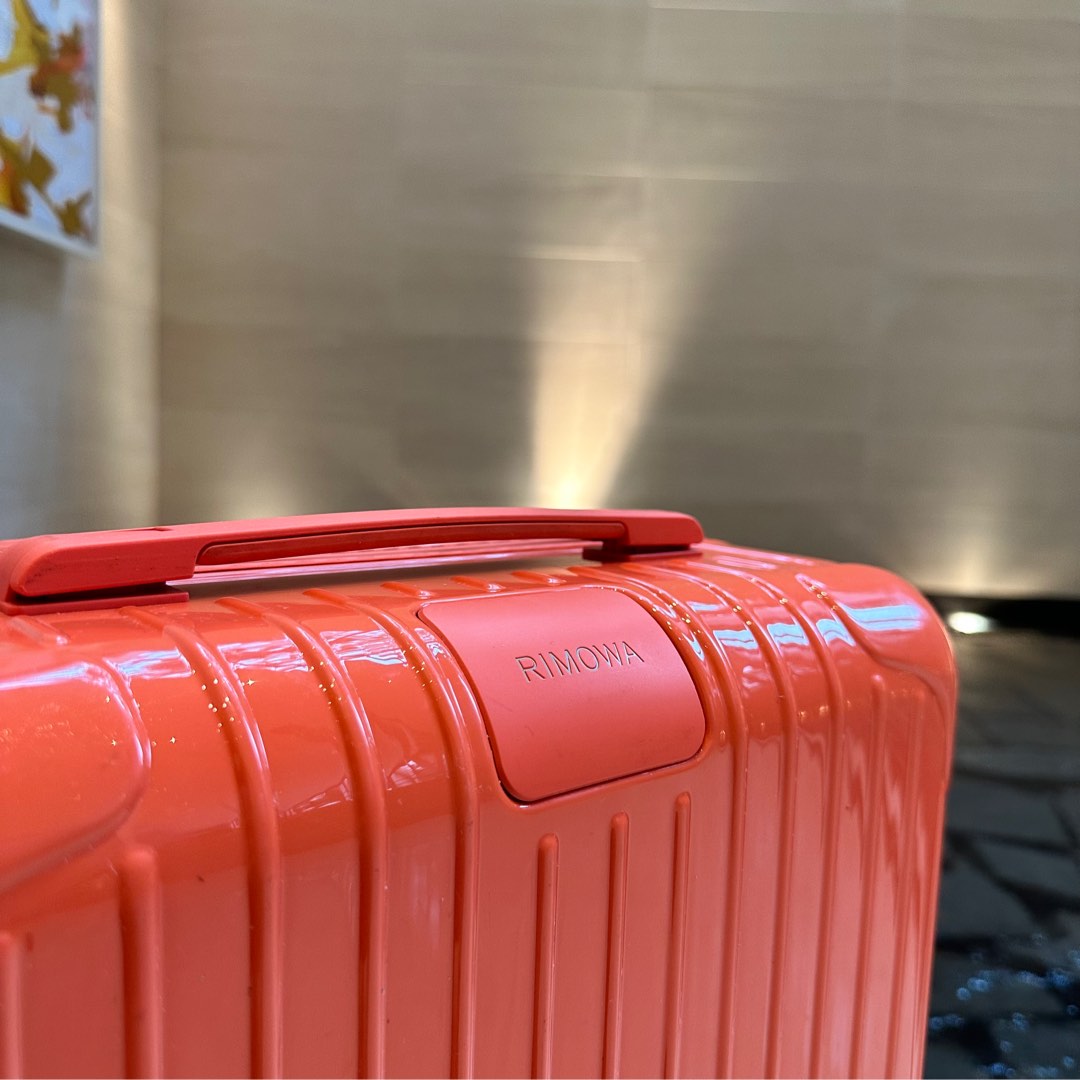 Rimowa orange 2025