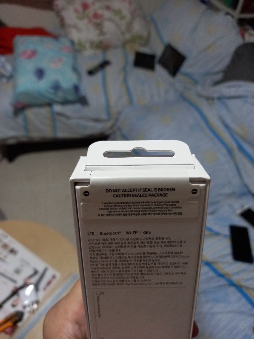 Samsung Galaxy Watch 6 LTE 40mm Brand New Seal in box Mobile