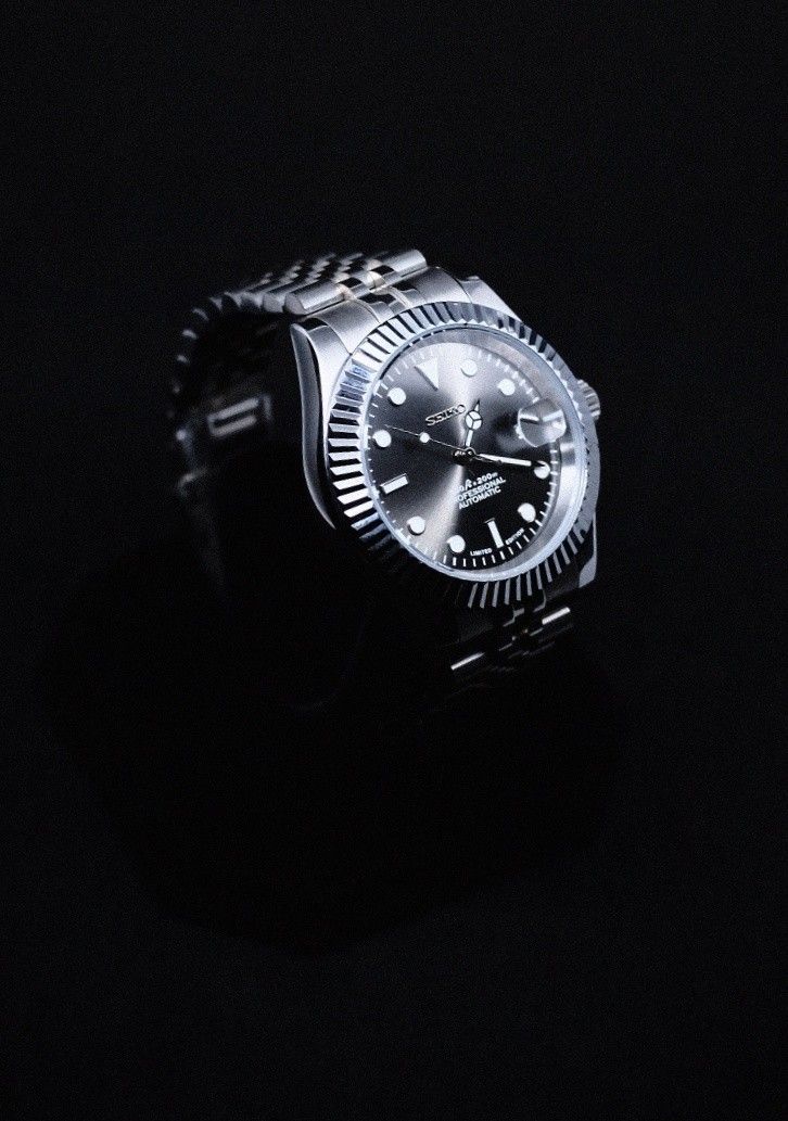 Seiko Mod Datejust Silver (Category: Luxury Watches) located in Manila. Submitted by rafael_lesaguis (Listing ID 1268010990, Image 2). Description: BRANDNEW (Never-yet-worn) Model: Seiko Mod Datejust Silver Dial Movement: Seiko Japan NH35 Automatic TMI version with winding and hacking feature. 41 hours power reserve. Case and Strap: 39mm 904L Stainless Steel version (better than 316) & 904L Jubilee Type strap Dial: Seiko Sunburst Silver Glass: Sa