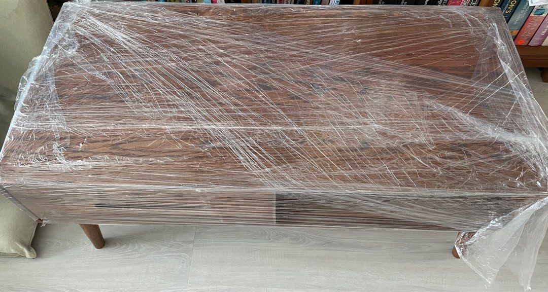 Solid wood coffee table (Category: Tables & Sets) located in Singapore. Submitted by sy12509 (Listing ID 1267955949, Image 3). Description: .