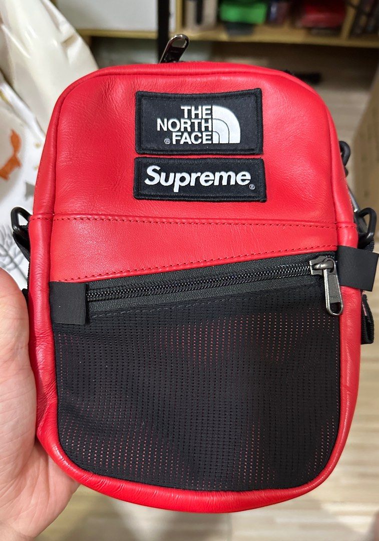 Supreme The North Face Leather Shoulder Bag, 名牌, 手袋及銀