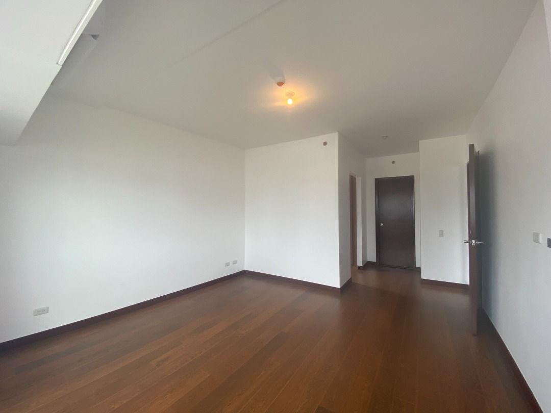 THE ROYALTON AT CAPITOL COMMONS 2 BEDROOM CORNER UNIT FOR SALE