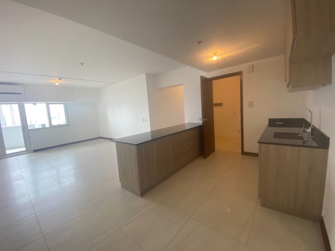 THE ROYALTON AT CAPITOL COMMONS 2 BEDROOM CORNER UNIT FOR SALE