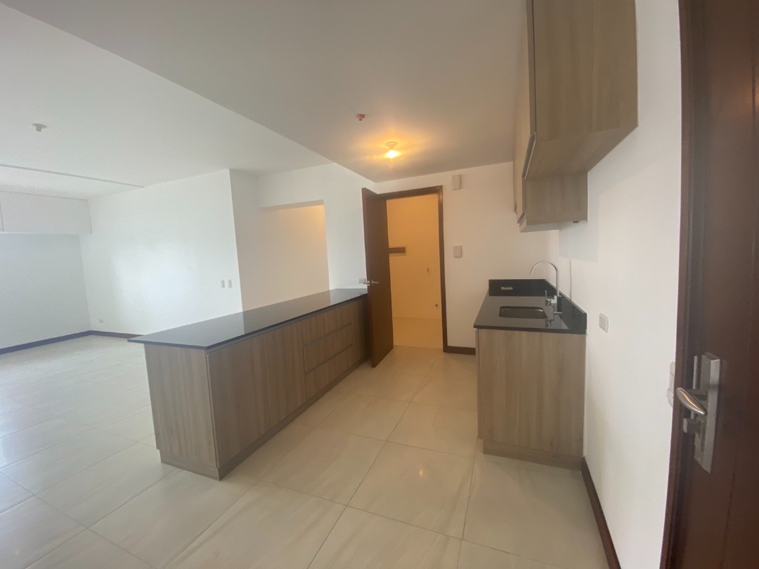 THE ROYALTON AT CAPITOL COMMONS 2 BEDROOM CORNER UNIT FOR SALE