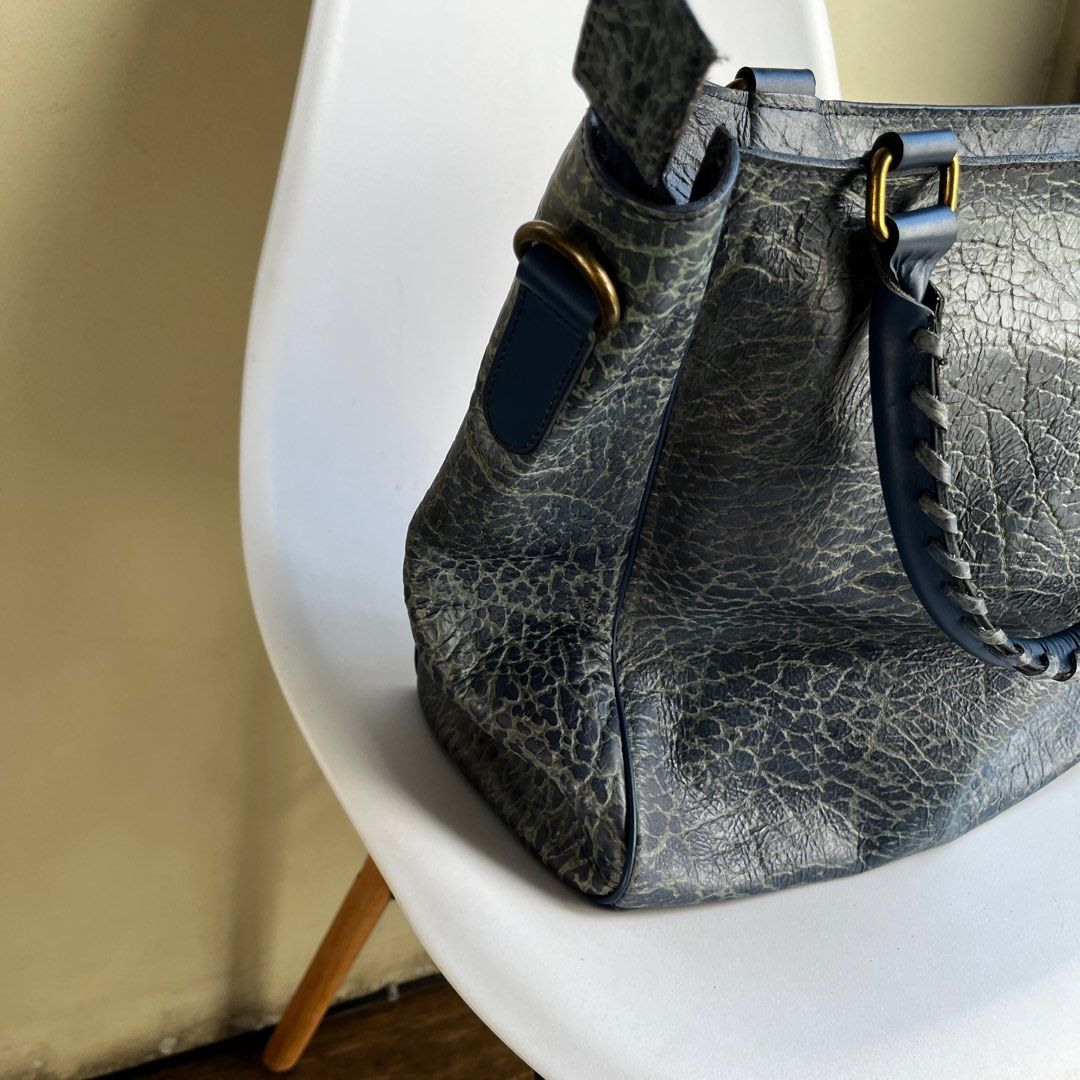 the tannery manila blue waffle bag (Category: Shoulder Bags) located in Marikina City. Submitted by geok_sells (Listing ID 1268057154, Image 3). Description: 〰️ preloved. pls manage expectations 〰️ well kept but design has turned greyish 〰️ location: tumana, marikina 〰️ mode of delivery: j&t, gogo xpress, lalamove, grab only (❌ lbc) 〰️ mode of payment: gcash, maya, bpi 〰️ payment first before shipping.