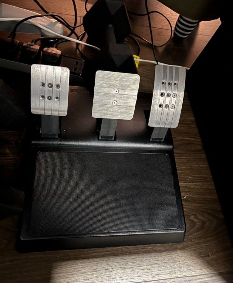 Thrustmaster T300rs gt with TH8A shifter, Video Gaming, Gaming ...