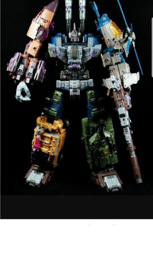 Transformers (Category: Toy Figures) located in Singapore. Submitted by mervinzeng (Listing ID 1267994347, Image 1). Description: selling to clear space.