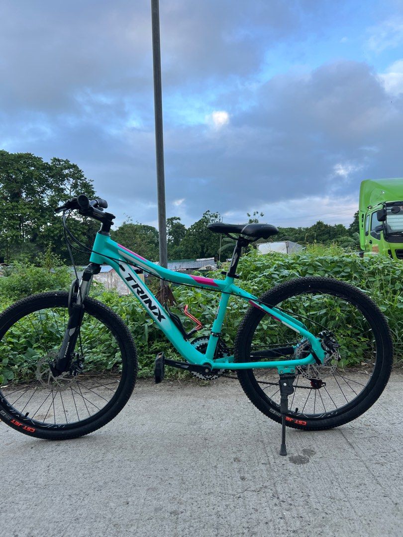 Trinx female bike top