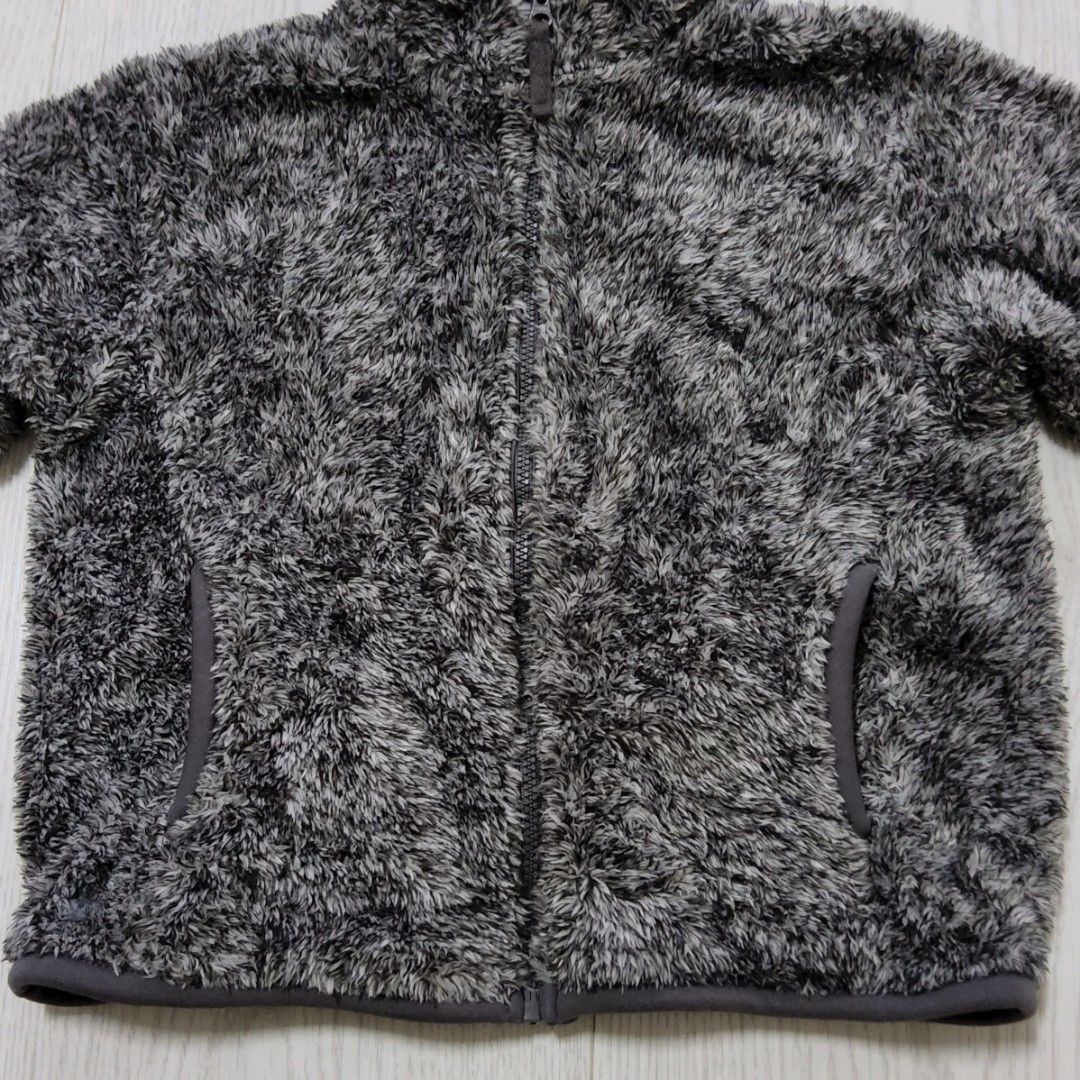 Uniqlo Kids Size 120 5yr old Children 5 yr Winter Fluffy