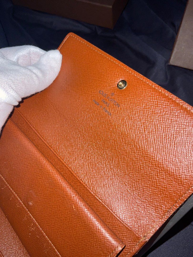 Vintage LV wallet (Category: Luxury Bags & Wallets) located in Quezon City. Submitted by jdvgrms (Listing ID 1267969413, Image 3). Description: 100% Authentic Money Back Guaranteed if proven fake Price Negotiable for sure buyers Can do meetups within Quezon City Area, preferably Trinoma, SM North, Vertis North Can Ship Nationwide Payment Through Bank or Gcash Shipping c/o buyer Rfs: Decluttering.