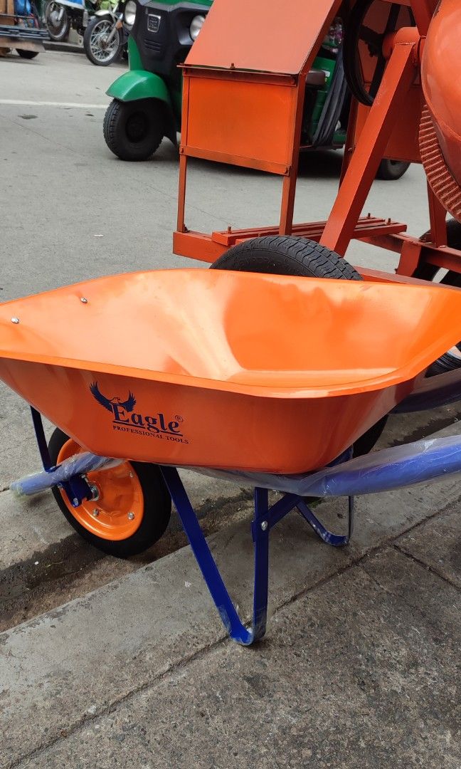 Wheel Barrow (Category: Construction Tools & Equipment) located in Manila. Submitted by eedian496 (Listing ID 1267958099, Image 1). Description: Wheel Barrow Eagle Brand.