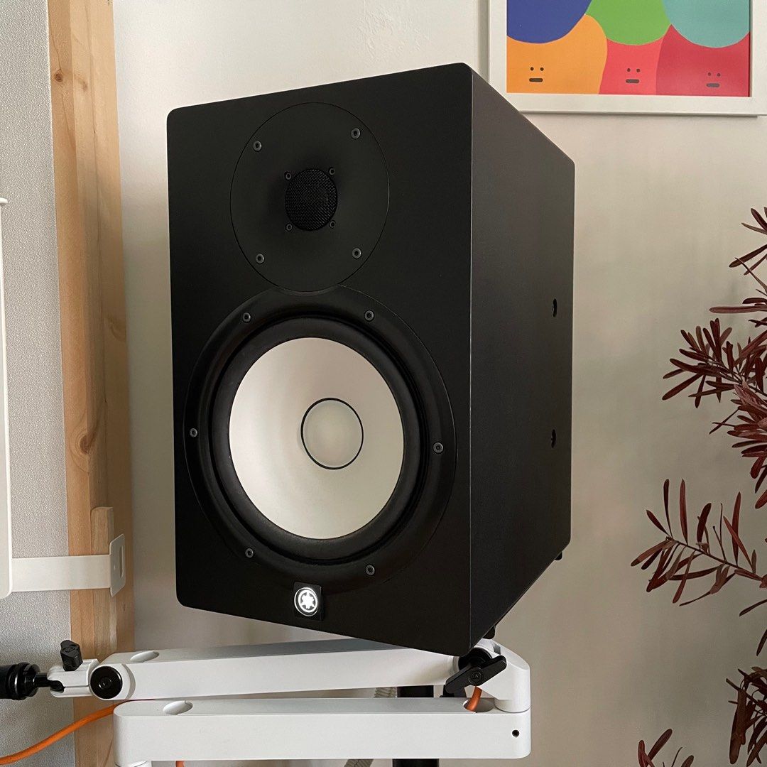 Yamaha HS8 Pair Audio Soundbars Speakers Amplifiers on