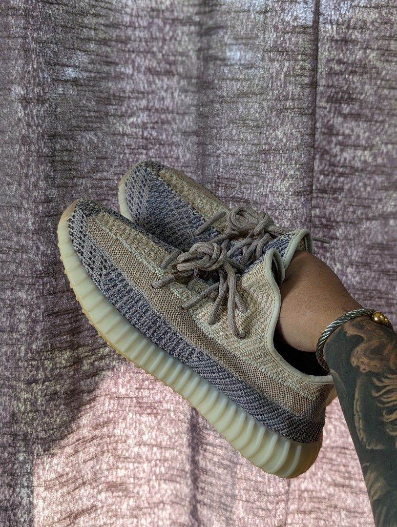 YEEZY ASH PEARL 9.5US
