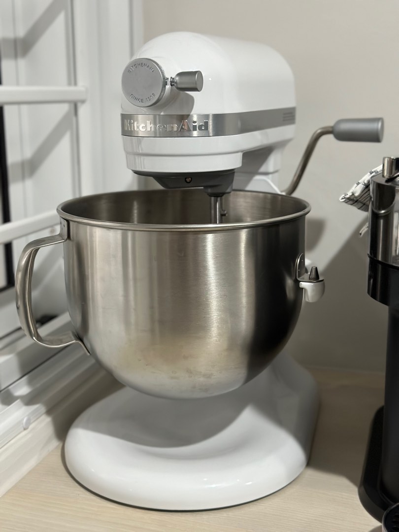 Kitchenaid 7 Quart Bowllift stand mixer with premium touch points, TV & Home Appliances