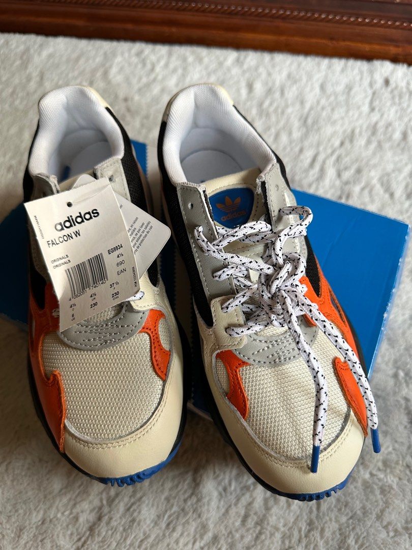 Adidas usa falcon quito 2025