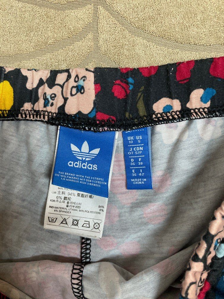 Adidas Floral Leggings (Category: Activewear) located in Pasig City. Submitted by prebym. (Listing ID 1268169927, Image 3). Description: Original Adidas.
