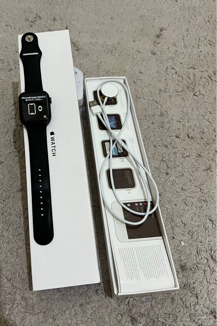 Apple Watch seris 4, Fesyen Wanita, Jam Tangan di Carousell