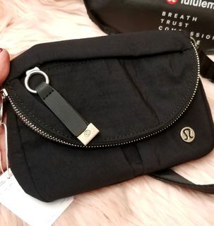 ☆DUBAI PRE-ORDER!☆ Authentic Lululemon Side Cinch Shopper Sling Bag in Black Nylon Material