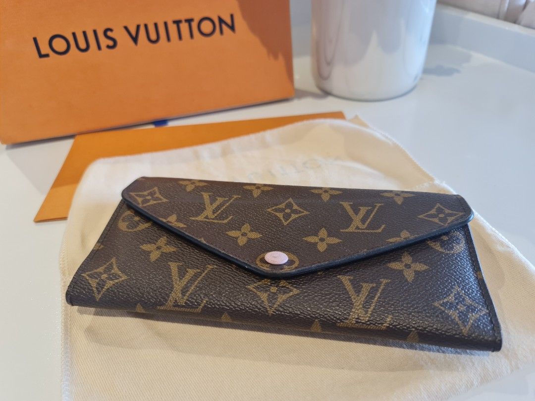 Authentic LV Sarah Wallet (Category: Luxury Bags & Wallets) located in Quezon City. Submitted by jennieymatareb (Listing ID 1268161879, Image 2). Description: LV Monogram Sarah Wallet In good condition. Rank AB Year 2018. Made in Spain. With Inserts Complete with original box, dustbag, and receipt. FREE Gold chain to convert it into a sling bag. You can have it entrupy at your own expense. P24,000 slightly negotiable MOP: BPI, BDO and Gcash Pick 