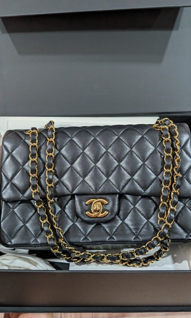 Gold chain sale chanel bag