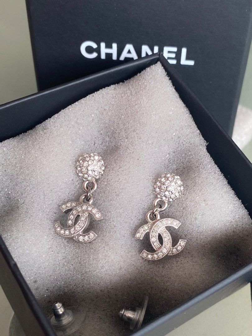 Dangle chanel best sale