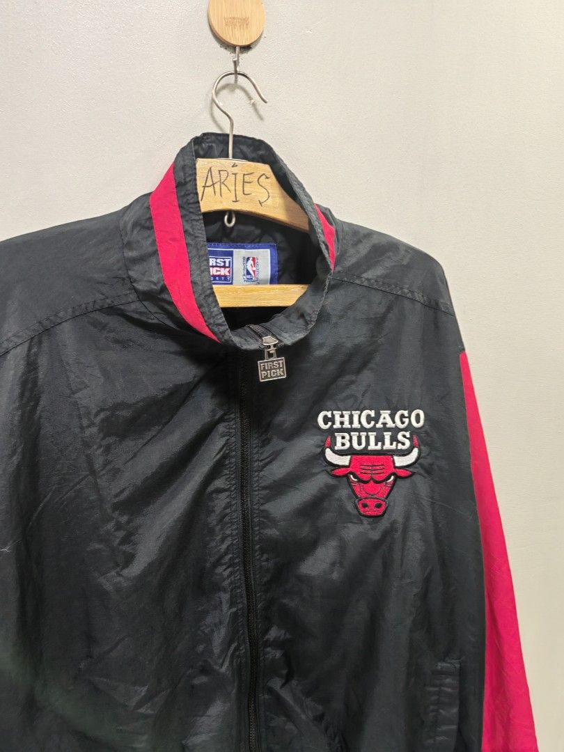 Chicago bulls jacket 2025 90s