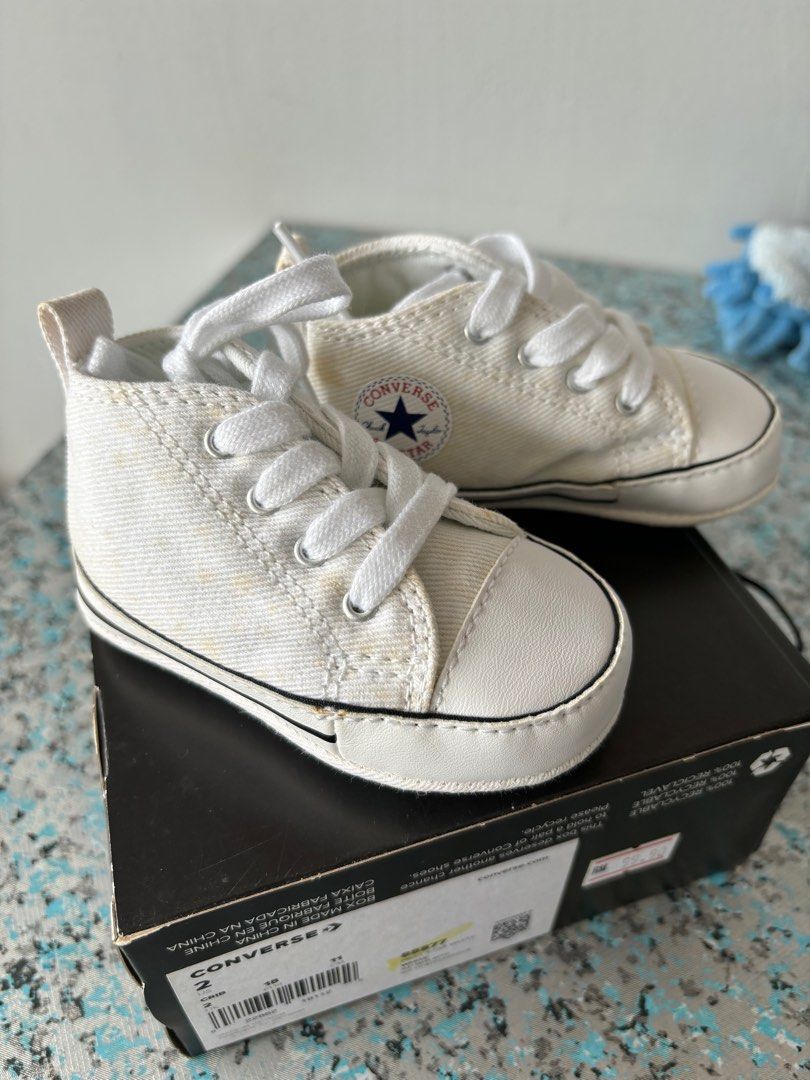 Baby online crib converse