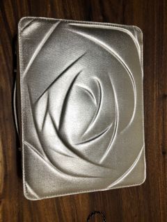 Cosmetic bag