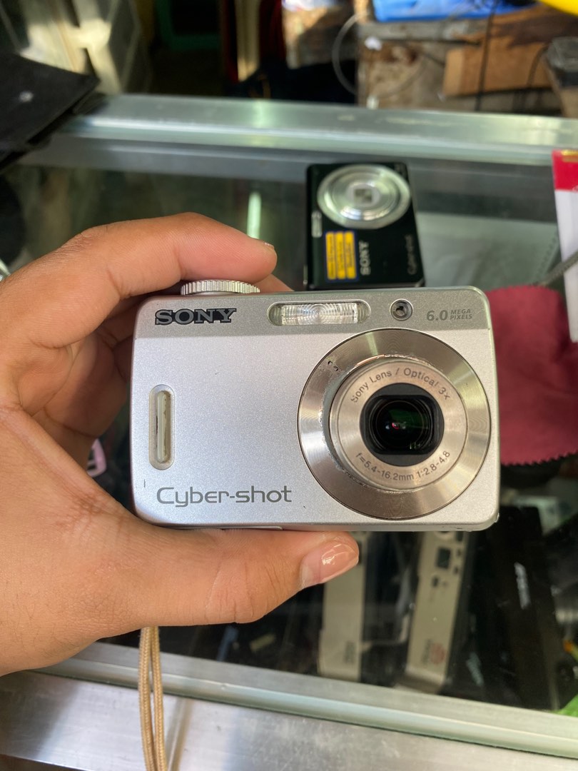 Digital Camera Sony Cybershot DSCS500, Photography, Cameras on Carousell