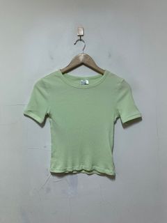 《憶起哇二手衣》Divided | H&M 坑條短袖上衣
