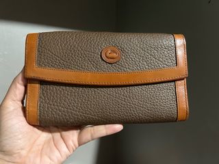 (Category: ) located in . Submitted by jbme_preloved_finds (Listing ID 1268236042, Image 1). Description: .