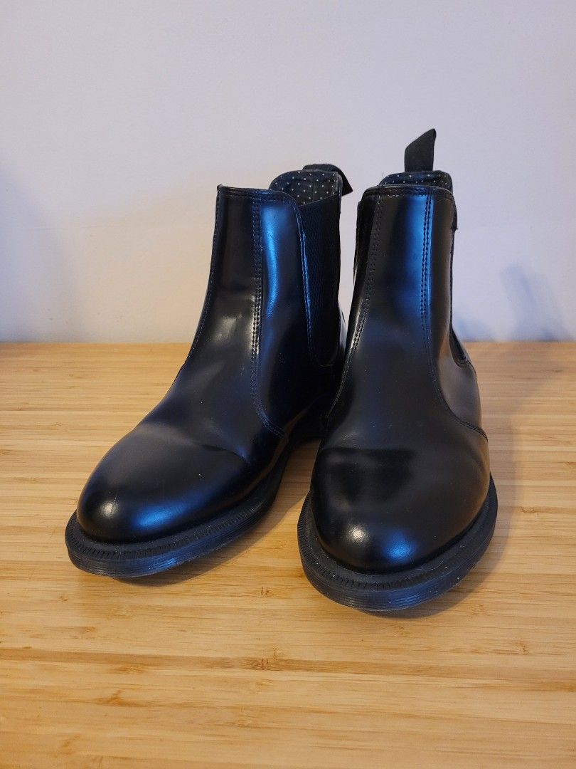 Dr. Martens Women s US 7 Flora Chelsea Boots AW004 in Polished Black Leather Women s Fashion Shoes on Carousell