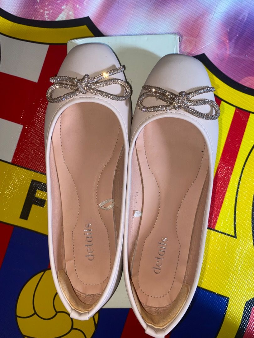 Beli hotsell flat shoes