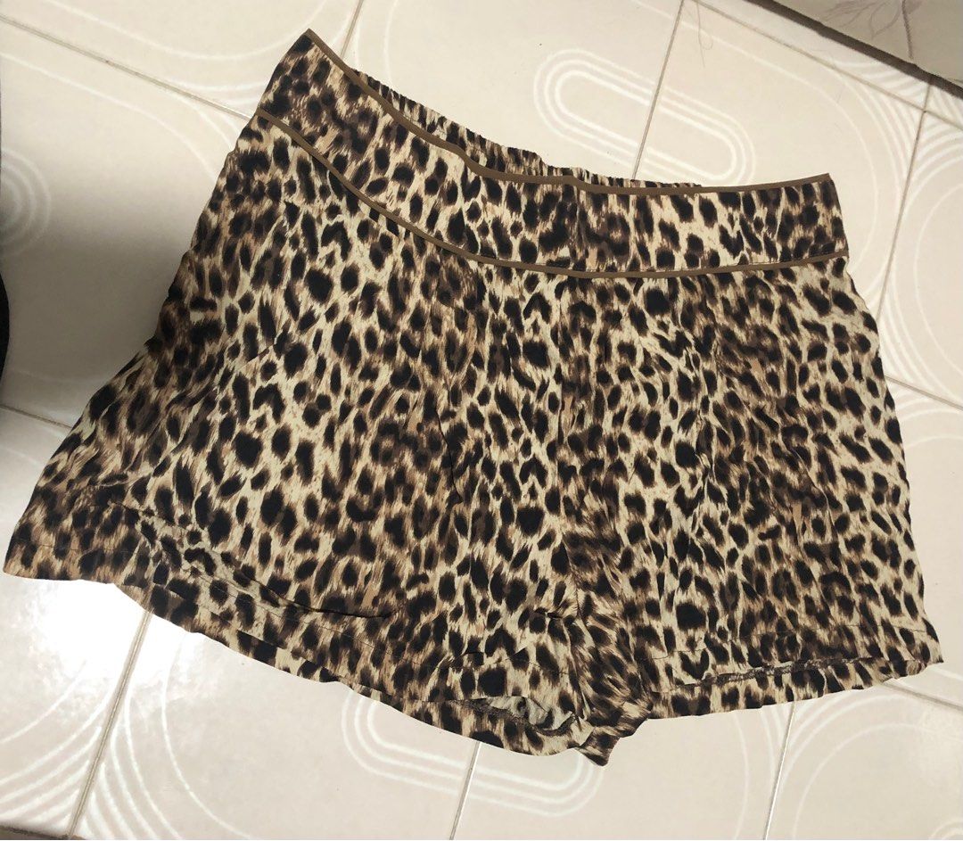 Leopard print shorts forever sale 21
